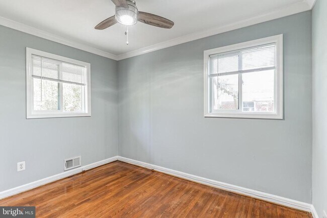 Building Photo - 1316 S Buchanan St