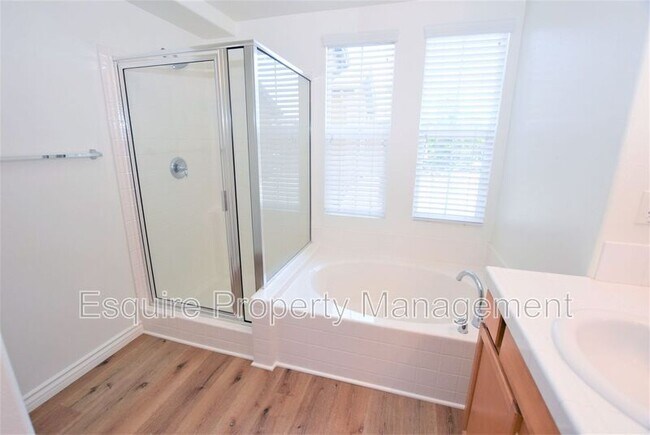 Building Photo - 363 Feather River Pl