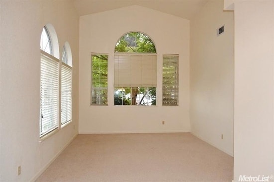 Building Photo - NICE TWO STORY HOME IN GRANITE BAY!