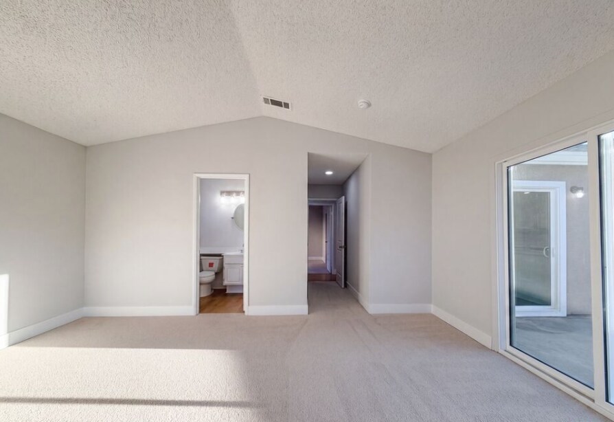 Building Photo - 2553 E Ave J 4