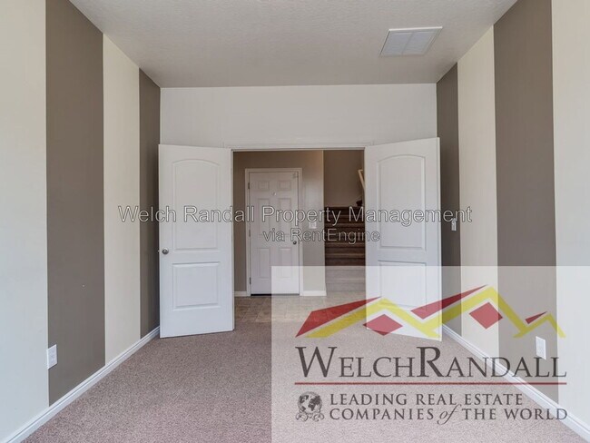 Building Photo - 897 Oxford Dr