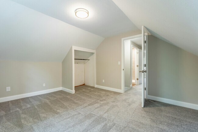 Building Photo - 2100 Delmore St