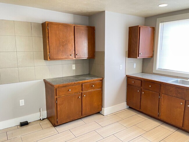 Building Photo - Florence/Minne Lusa 4 bed 2 bath house 160...