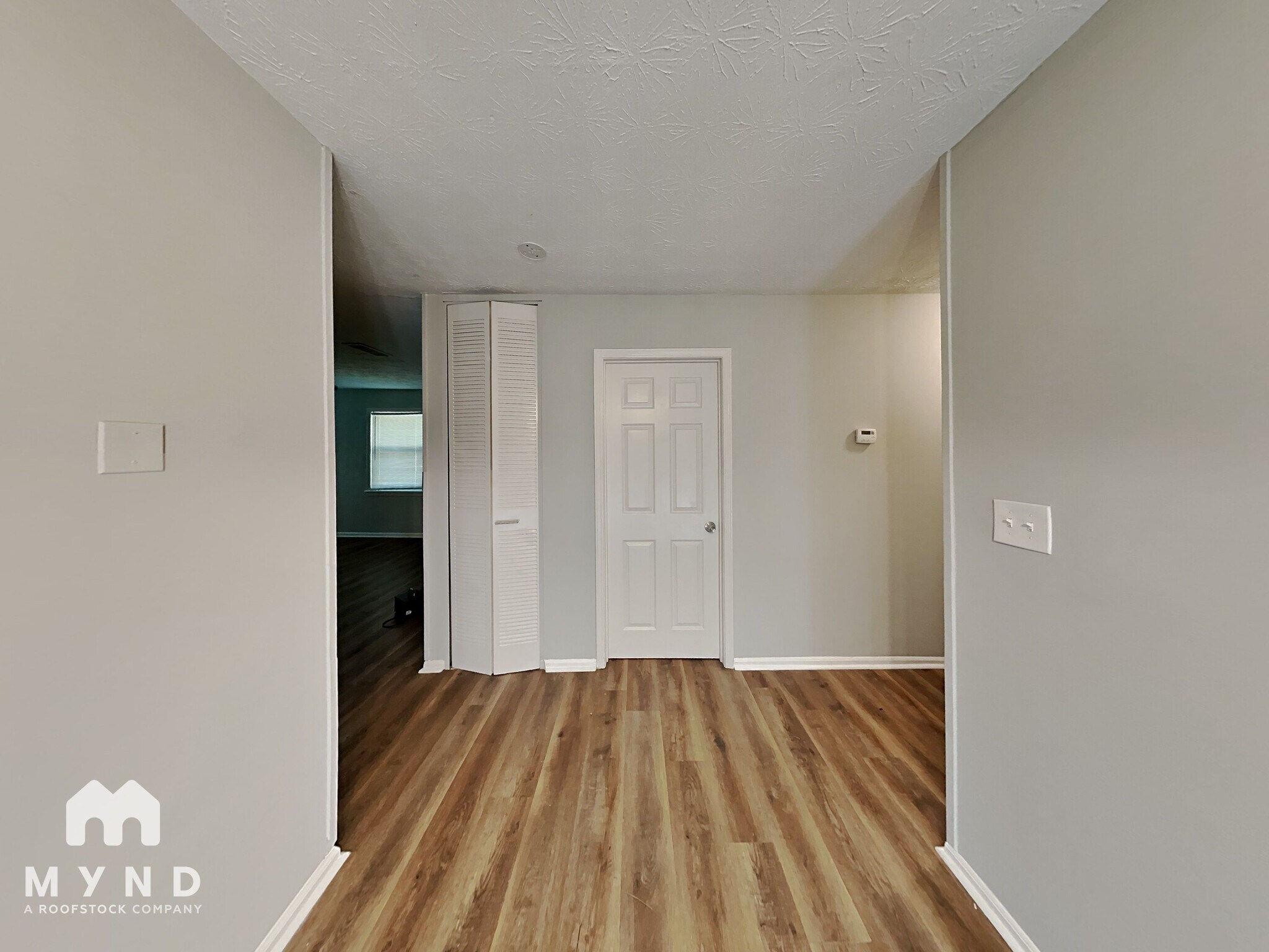 Building Photo - 199 Woodcrest Way