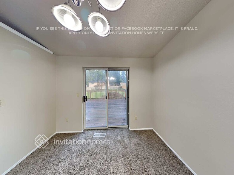 Building Photo - 605 187th St E