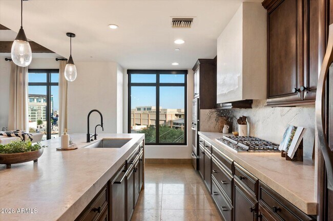 Building Photo - 7181 E Camelback Rd