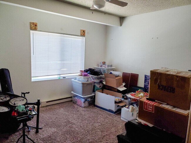 Building Photo - Aztec725 (KC-AM)