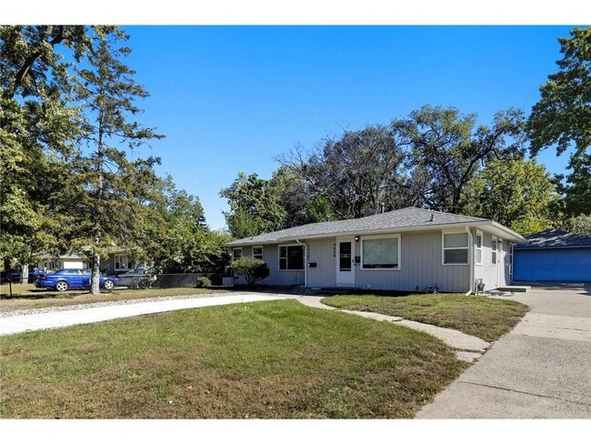 Building Photo - 4826 Idaho Ave N