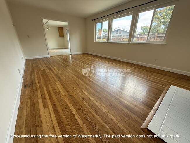 Building Photo - 2346 Montezuma Dr