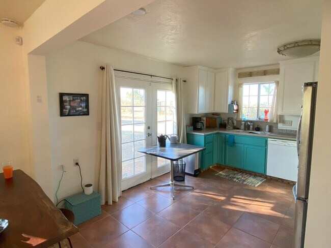 Building Photo - Charming 3-Bedroom Home for Rent in Lander...