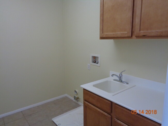 Building Photo - Beautiful West Lancaster 2 Story Offering 3209 sq. ft.