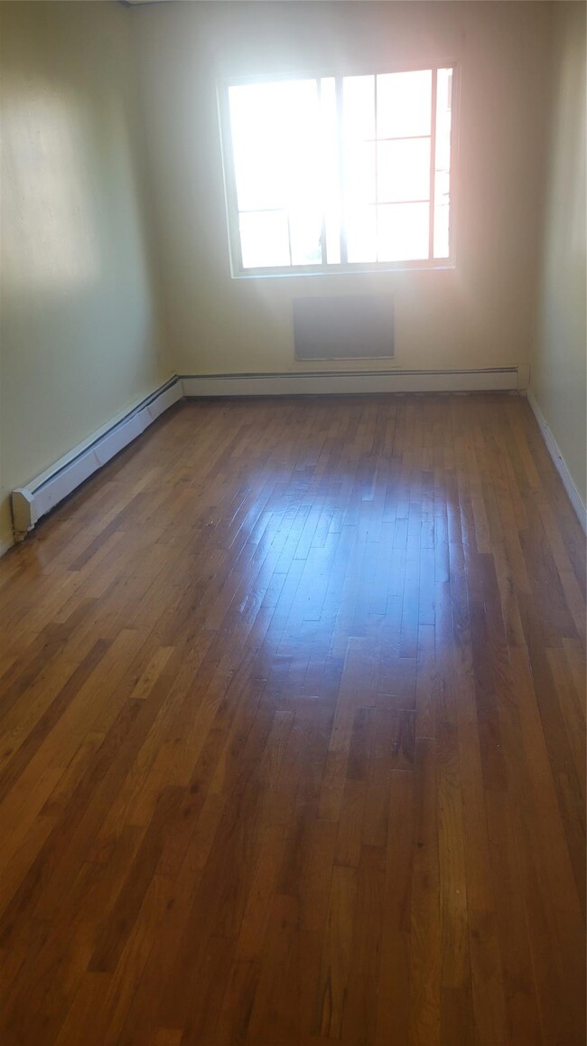 Building Photo - 361 Herzl St