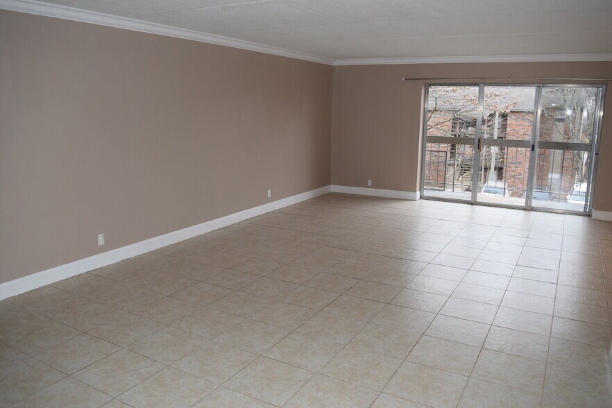 Building Photo - 8526 Madrid Ct