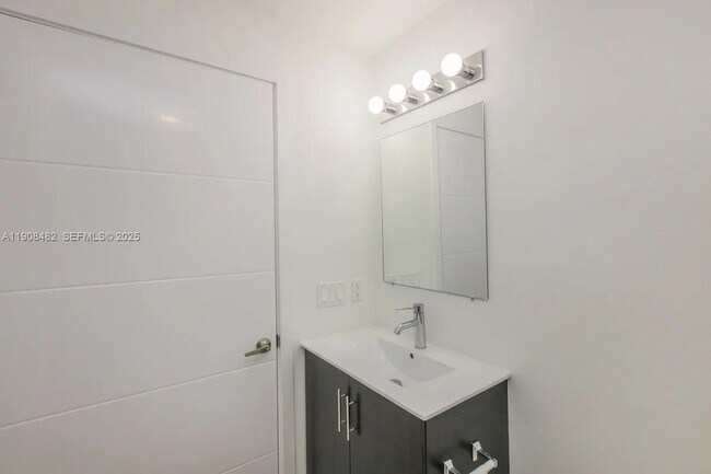 Building Photo - 25850 SW 140th Ct