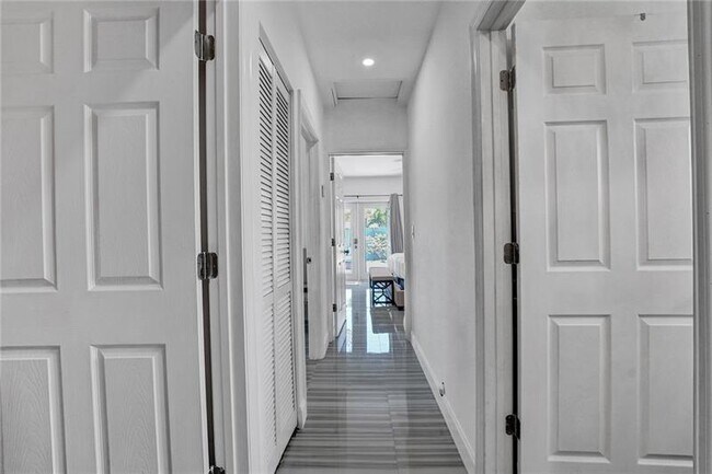 Building Photo - 1732 NE 173rd St