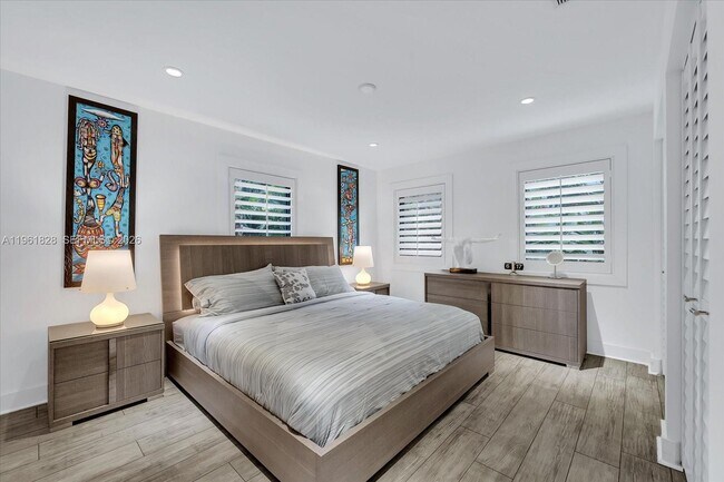 Building Photo - 231 Fluvia Ave