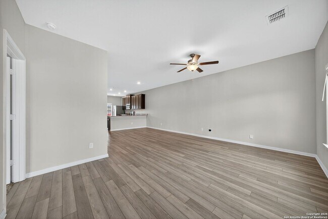 Building Photo - 5-BEDROOM HOME IN LUCKEY RANCH