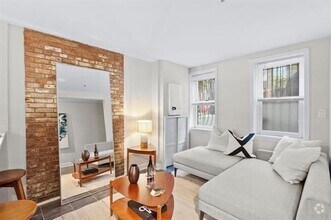 Building Photo - 98 Bright St