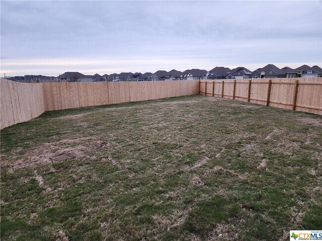 Building Photo - 5911 Betty Lou Dr