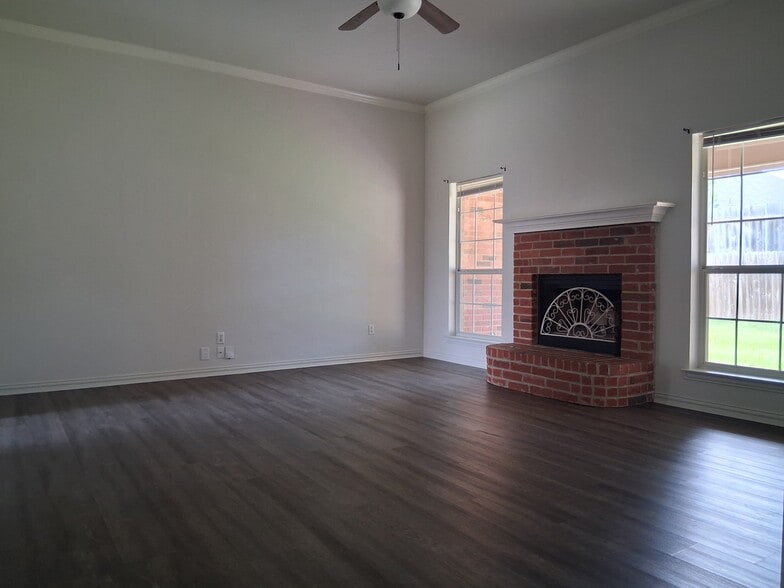 Building Photo - 1016 Brookhaven