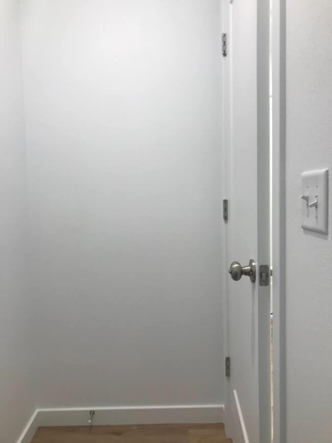 Building Photo - Executive Rental - 4 Bedroom 2 Baths