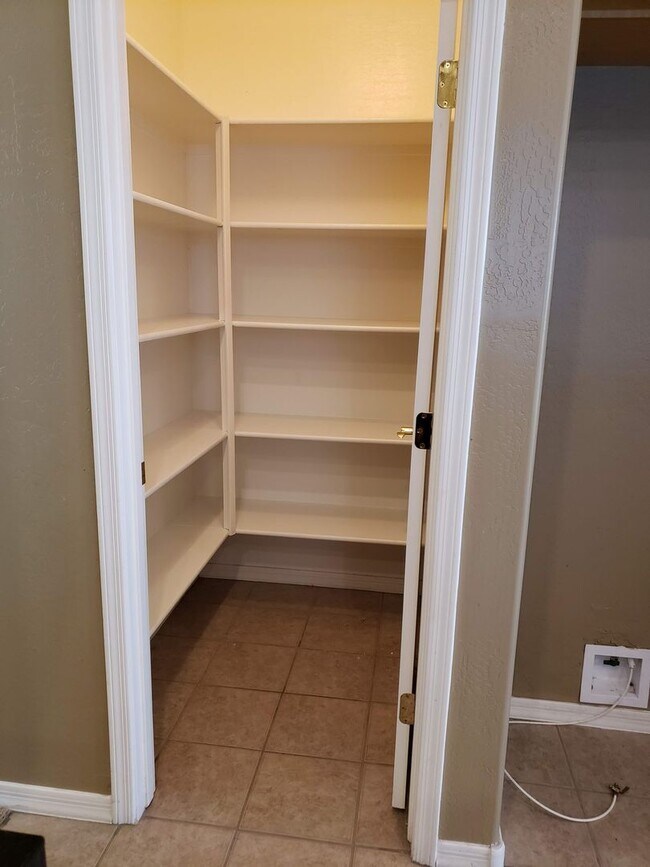 Building Photo - COMING SOON - LARGE DESIRABLE HOME IN SHADOW RIDGE WITH PRIVATE POOL!!!