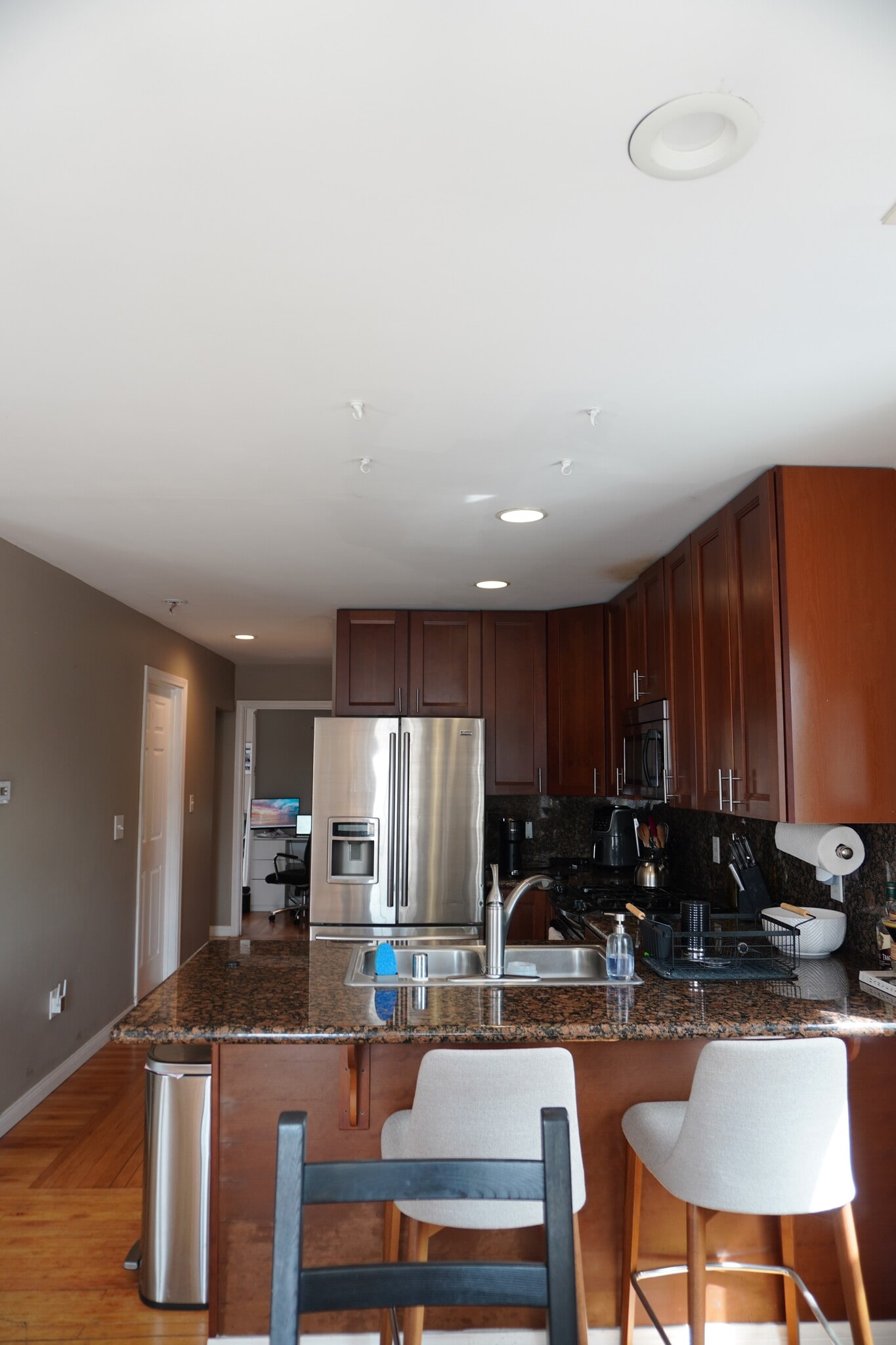 Kitchen Eat at Counter - 1813 Oliver Ave