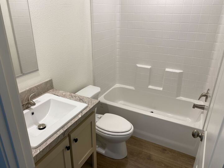 Building Photo - 2060 N Center St