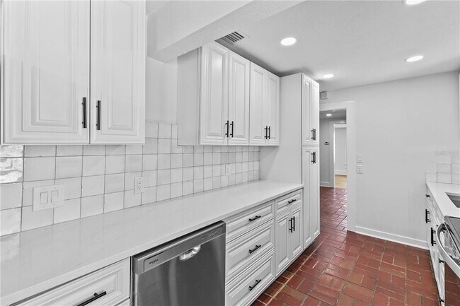 Building Photo - 1803 E Orange Ave