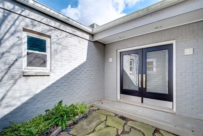 Building Photo - 1107 Stoney Hill Dr