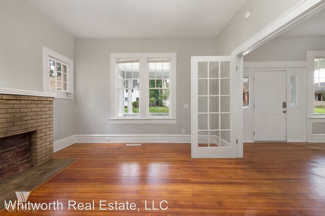 Building Photo - 404 Caplewood Dr