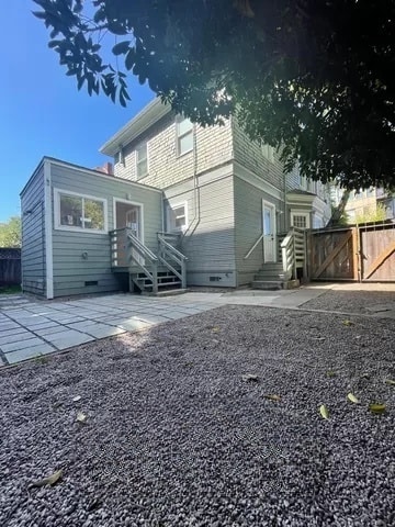 Backyard 5 - 535 30th St