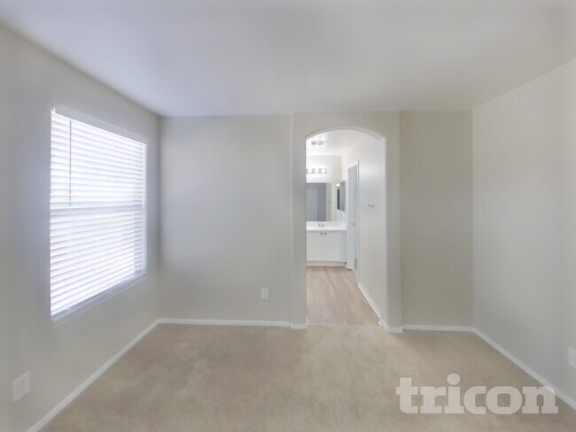 Building Photo - 6020 St Petersburg Dr