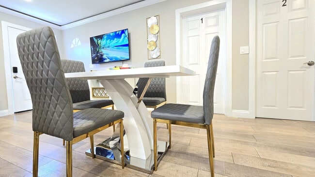 Building Photo - 1059 Gillespie Dr