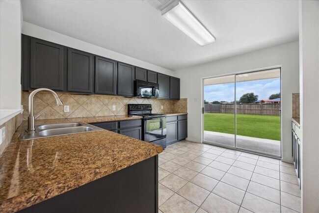 Building Photo - 210 Waterlily Way
