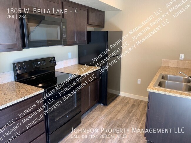 Building Photo - 1805 W Bella Ln