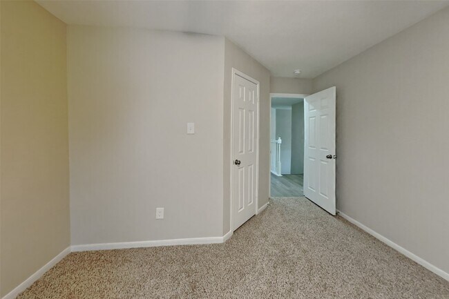 Building Photo - 6111 Sparks Valley Ct