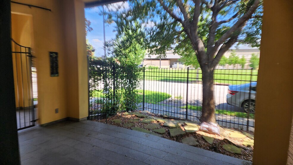 Building Photo - 510 Annaberg Dr