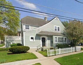 Building Photo - 253 S Channing St
