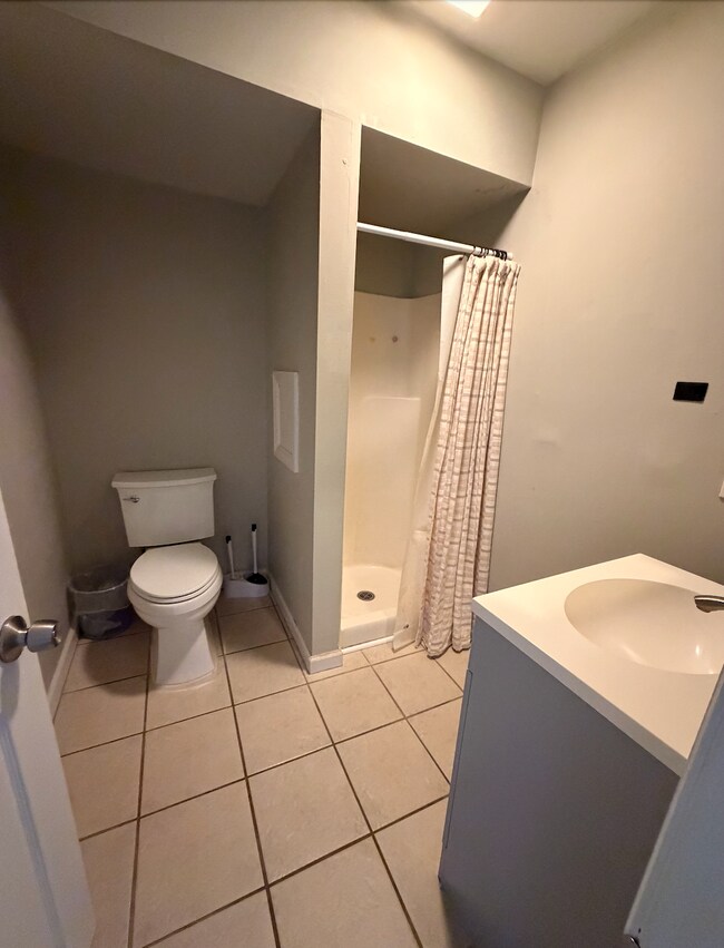 Building Photo - 405 S Boyd St