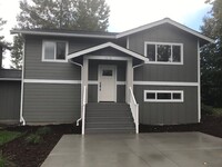 Building Photo - 5 Bed 3 Bath Home near WWU!