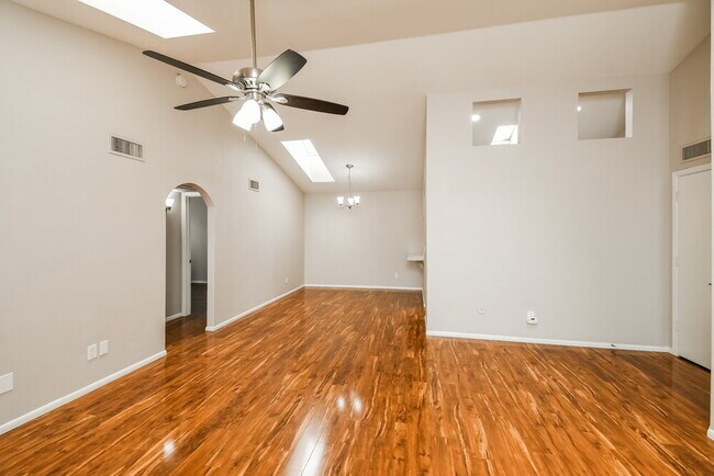 Building Photo - 4165 E Wayland Rd