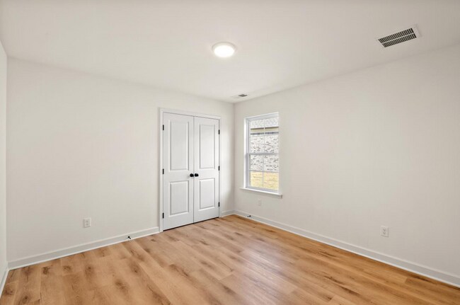 Building Photo - 6275 Clover Ct