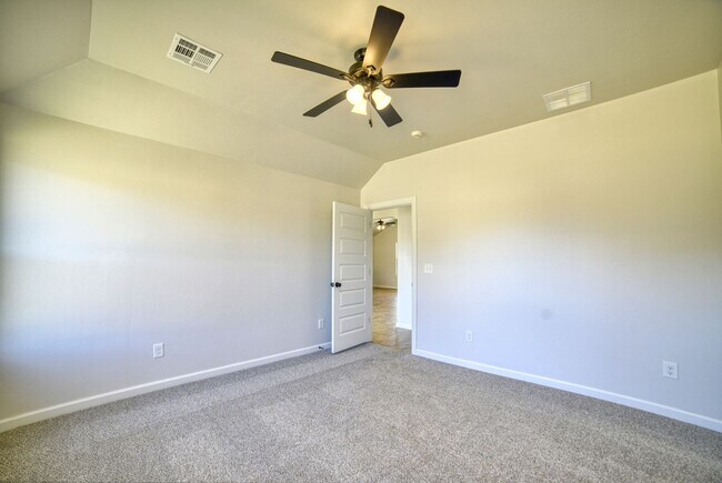 Building Photo - Brand New Home in Washington!