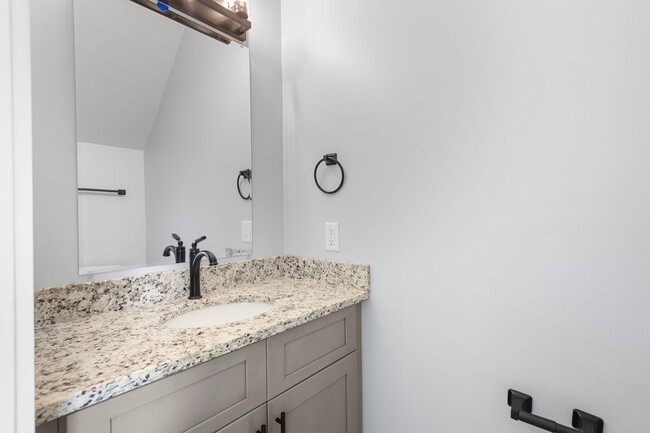 Building Photo - Brand New Townhome! End Unit! Catawba Vall...