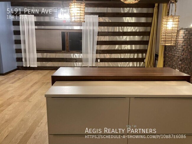 Building Photo - EAST LIBERTY MUST SEE INSIDE!!! (1 BED 1 B...