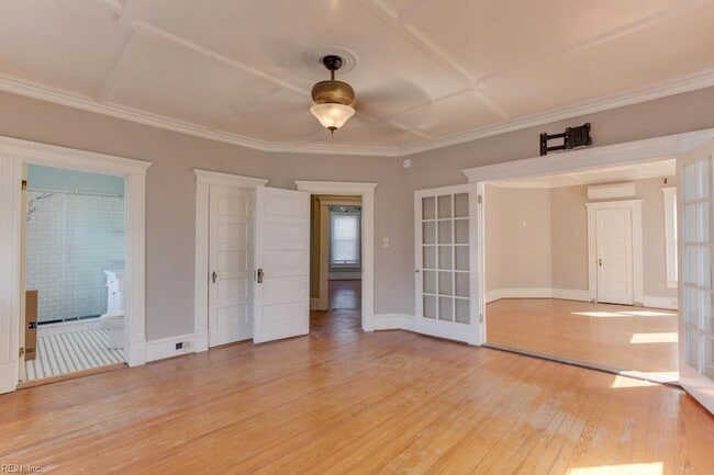 Building Photo - 1051 Naval Ave