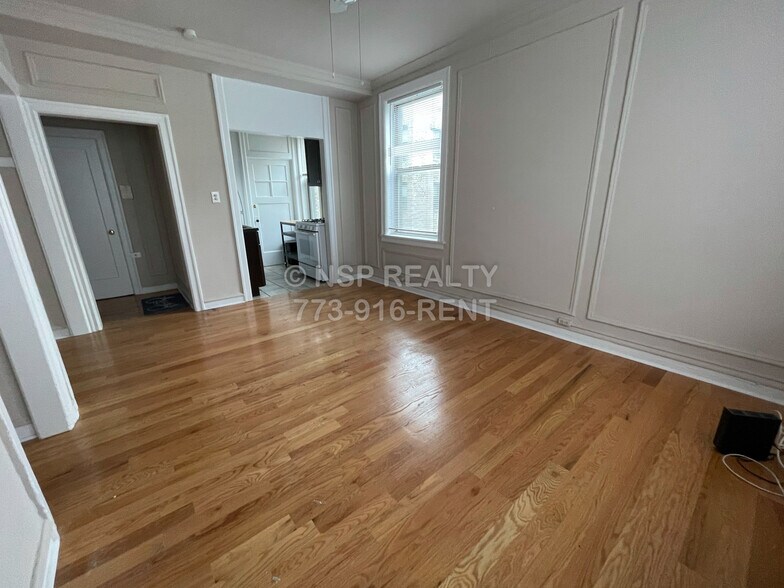 Building Photo - 1367 W Estes Ave