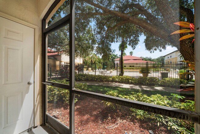 Building Photo - 11511 Villa Grand