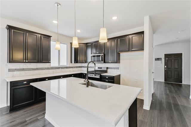 Building Photo - 2024 Robert St